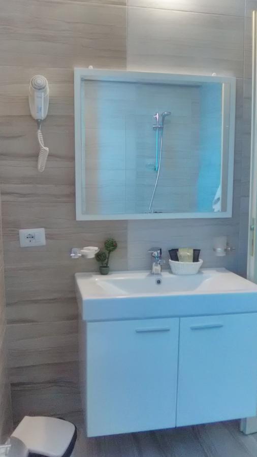 Aler Holiday Inn Saranda Zewnętrze zdjęcie